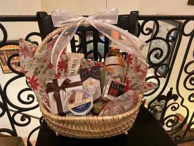 Gift Bag / Gift Basket $100 plus tax